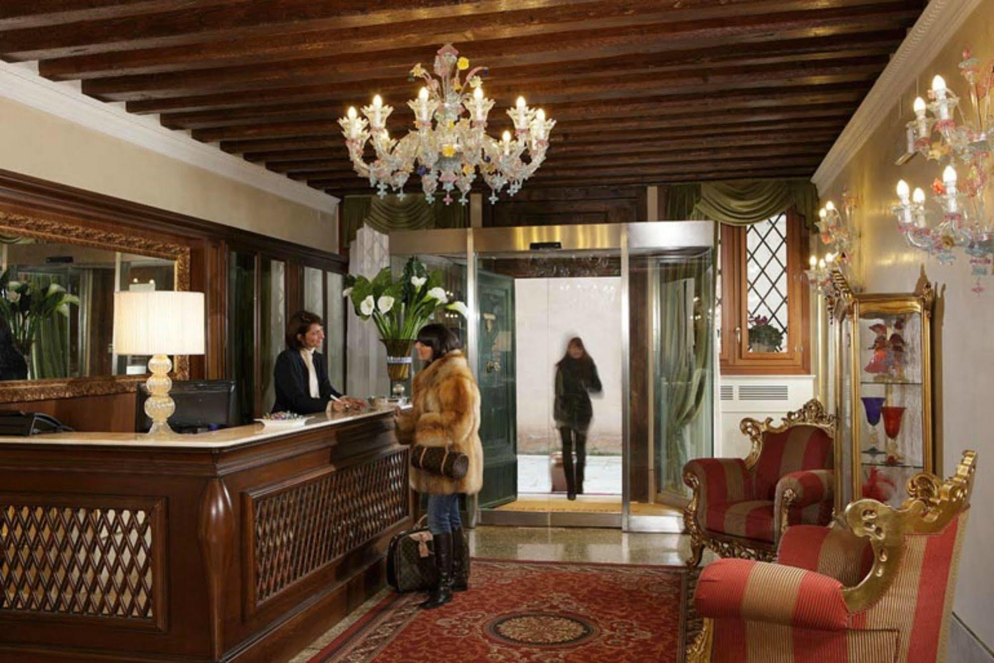 Hotel Al Duca Di Venezia Экстерьер фото